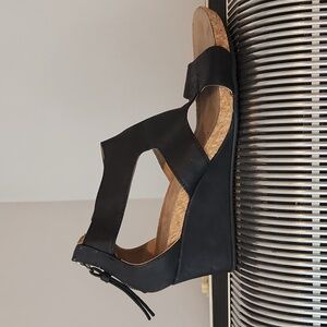 ADRIENNE VITTADINI BLACK WEDGE SANDALS SZ 7.5